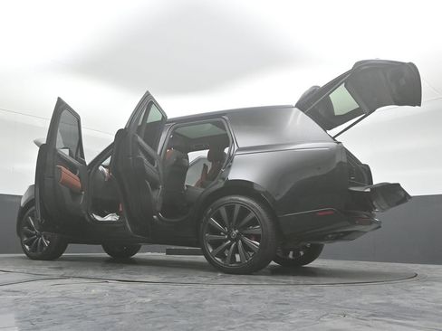 Used 2025 Land Rover Range Rover SV AWD/4WD image 57