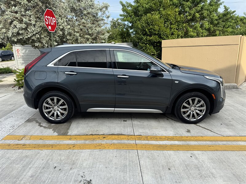 Used 2021 Cadillac XT4 Premium Luxury FWD image 4