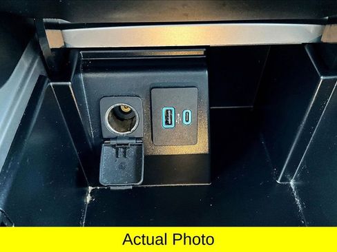 Used 2022 Ford Explorer XLT w/ Equipment Group 202A image 26