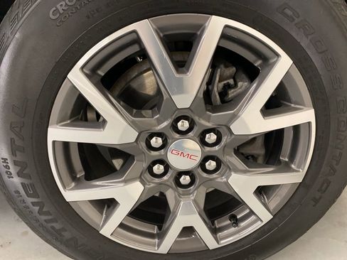 Certified 2023 GMC Acadia SLE w/ Driver Convenience Package image 24