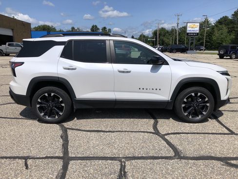 Used 2025 Chevrolet Equinox RS AWD/4WD image 2