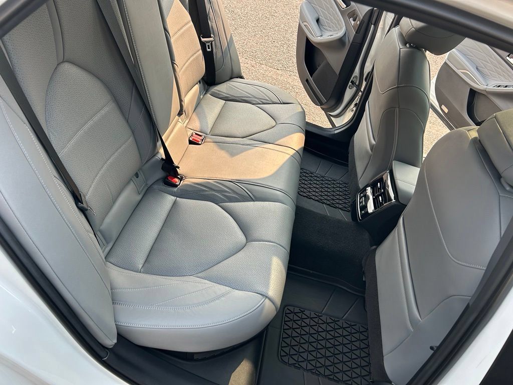 Used 2021 Toyota Avalon Limited w/ Advanced Safety Package FWD image 14