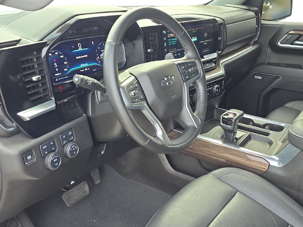 Used 2025 Chevrolet Silverado 1500 RST AWD/4WD image 14