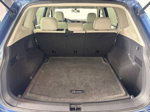 Used 2020 Volkswagen Tiguan SE w/ Panoramic Sunroof Package image 24