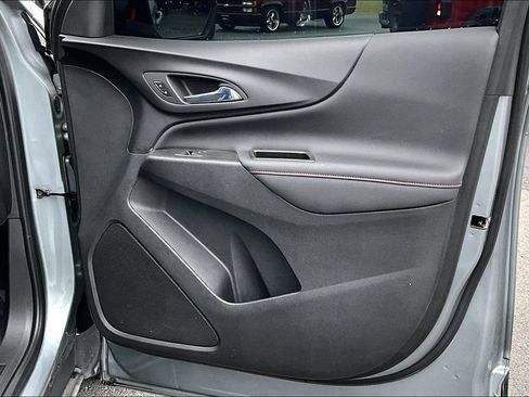 Used 2024 Chevrolet Equinox RS FWD image 29