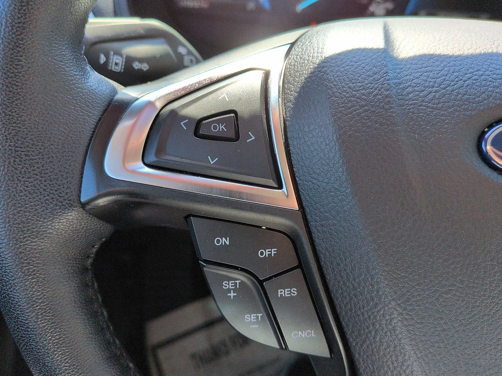 Used 2024 Ford Edge SEL w/ Convenience Package AWD/4WD image 16