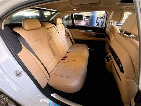 Used 2022 BMW 750i xDrive w/ Executive Package image 20