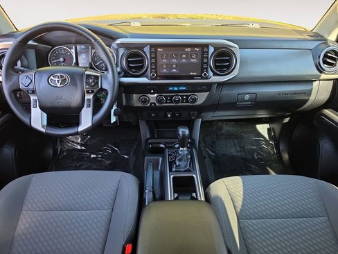 Used 2022 Toyota Tacoma SR5 AWD/4WD image 10