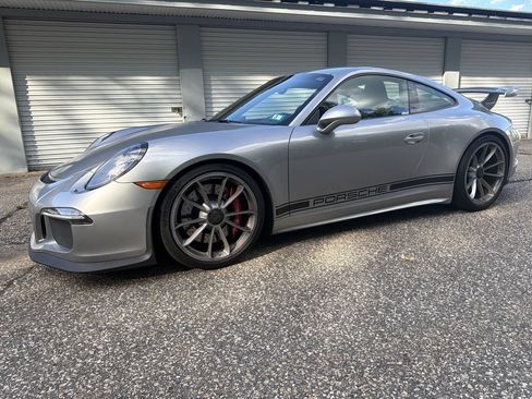Used 2015 Porsche 911 GT3 RWD image 3