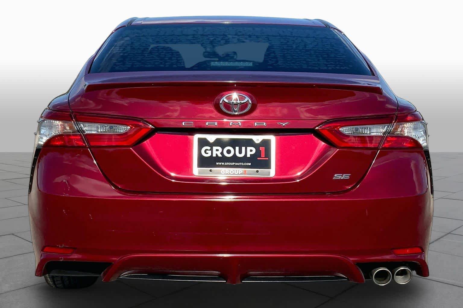 Used 2018 Toyota Camry SE w/ Moonroof Package FWD image 5