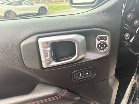 Used 2020 Jeep Gladiator Rubicon AWD/4WD image 16
