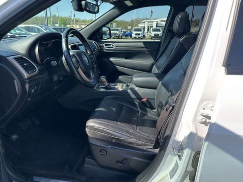 Used 2017 Jeep Grand Cherokee Overland AWD/4WD image 14