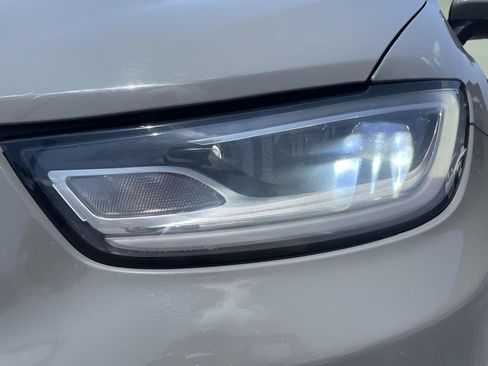 Used 2023 Chrysler Pacifica Touring-L FWD image 33