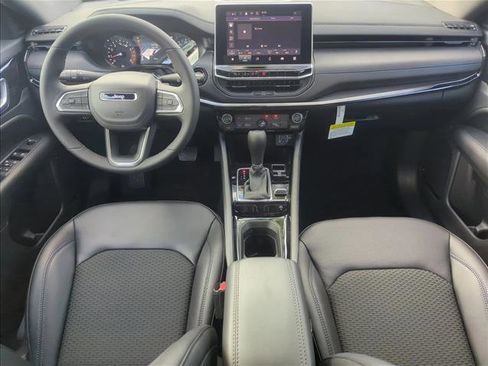 New 2026 Jeep Compass Latitude AWD/4WD image 12