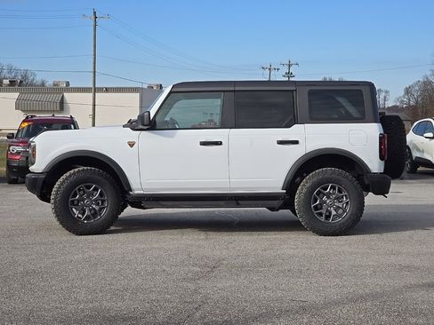 New 2025 Ford Bronco Badlands image 4