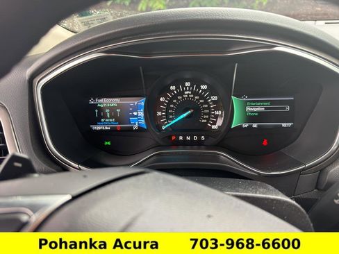 Used 2017 Ford Fusion SE w/ Fusion SE Technology Package FWD image 3