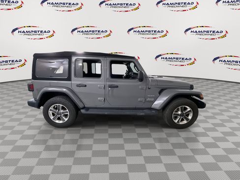 Used 2020 Jeep Wrangler Unlimited Sahara AWD/4WD image 9
