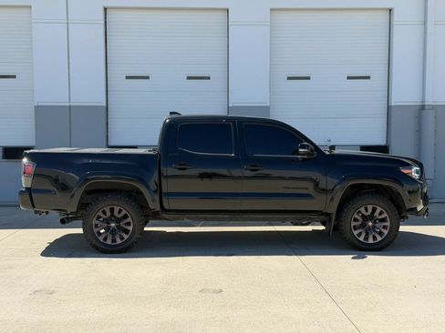 Used 2021 Toyota Tacoma Limited w/ Nightshade Package AWD/4WD image 7
