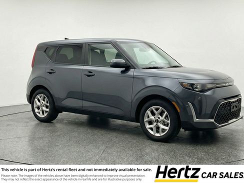 Used 2025 Kia Soul LX w/ LX Technology Package FWD image 1