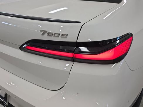 New 2026 BMW 750e xDrive w/ Executive Package image 22