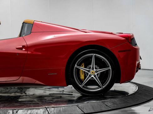 Used 2013 Ferrari 458 Spider image 10