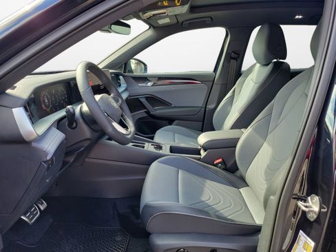 New 2026 Volkswagen Tiguan SE R-Line FWD image 9