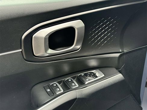 Used 2022 Kia Sorento LX image 20