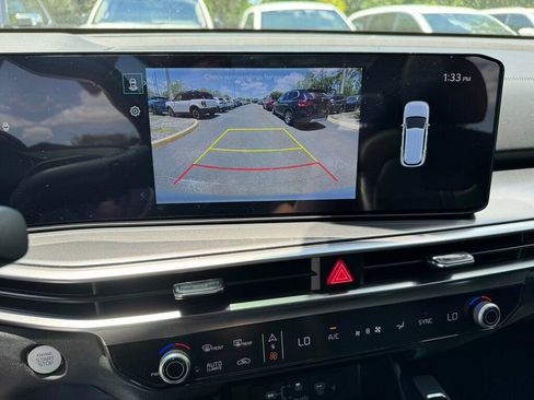 Used 2025 Kia Sorento S w/ Panoramic Sunroof Package FWD image 6