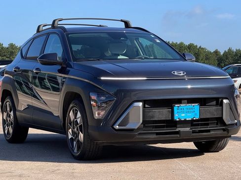 Certified 2025 Hyundai Kona SEL FWD image 11
