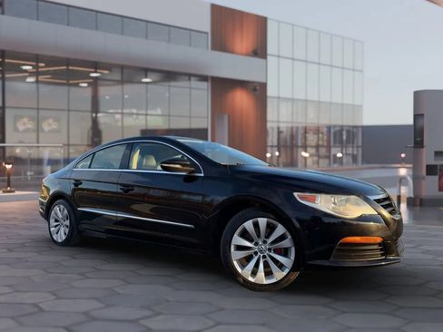 Used 2011 Volkswagen CC R-Line image 3