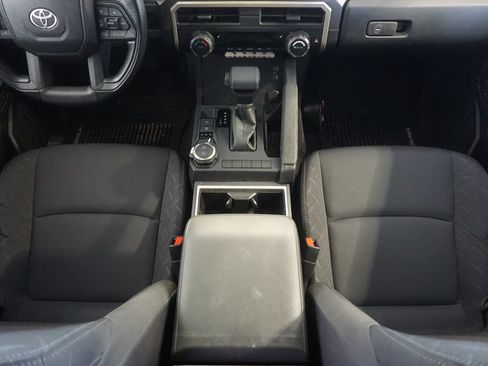 Used 2025 Toyota Tacoma SR5 AWD/4WD image 26