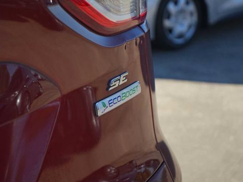 Used 2015 Ford Escape SE image 8