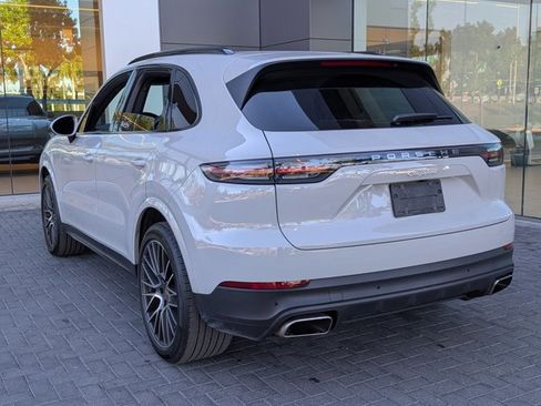 Used 2023 Porsche Cayenne Platinum Edition image 7