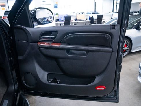 Used 2010 Cadillac Escalade 4WD Hybrid image 21