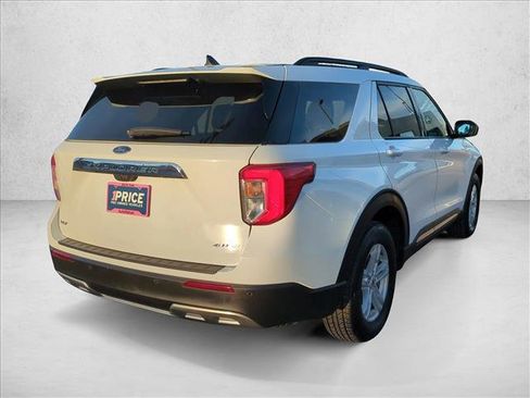 Used 2024 Ford Explorer XLT w/ Equipment Group 202A image 5