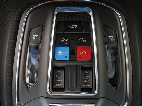 Used 2024 Jeep Grand Cherokee L Altitude AWD/4WD image 30