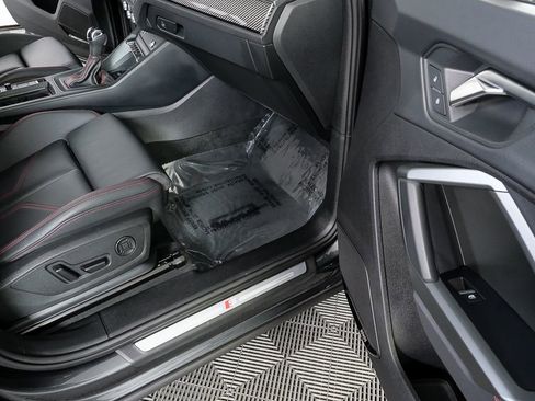 Used 2025 Audi Q3 2.0T Premium Plus w/ Premium Plus Package image 24