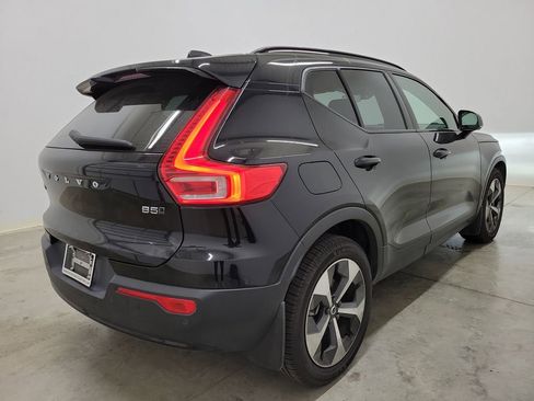 Used 2023 Volvo XC40 B5 Plus w/ Protection Package Premier image 5