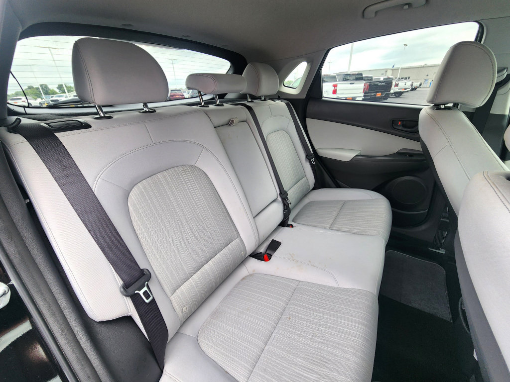 Used 2023 Hyundai Kona SEL w/ Cargo Package FWD image 6