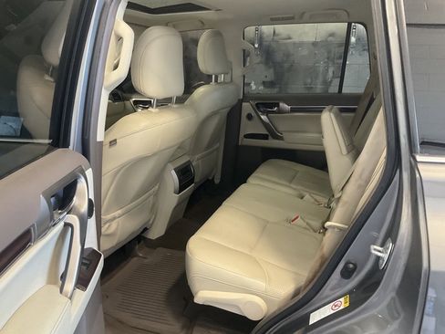 Used 2014 Lexus GX 460 Luxury w/ Preferred Accessory Package image 23