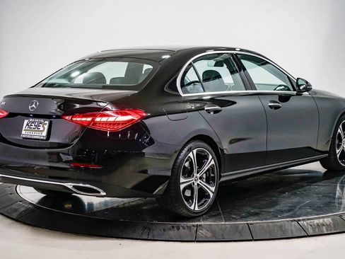 Used 2025 Mercedes-Benz C 300 Sedan image 4