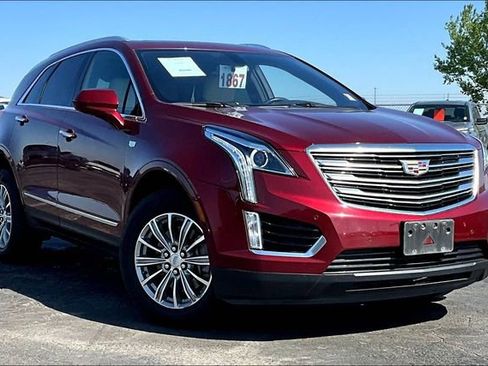 Used 2017 Cadillac XT5 Luxury AWD/4WD image 2