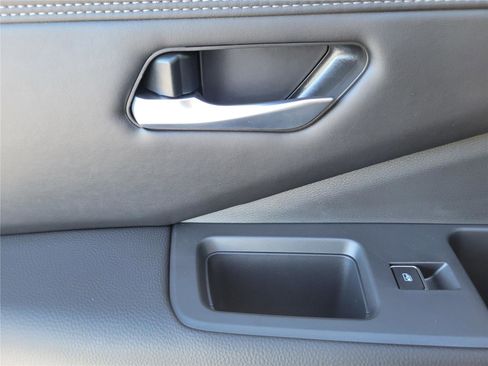 New 2025 Nissan Pathfinder Platinum image 15