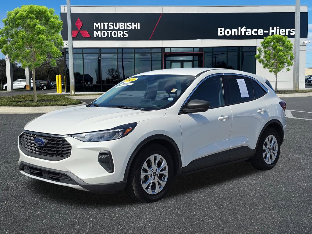 Used 2023 Ford Escape Active FWD image 2