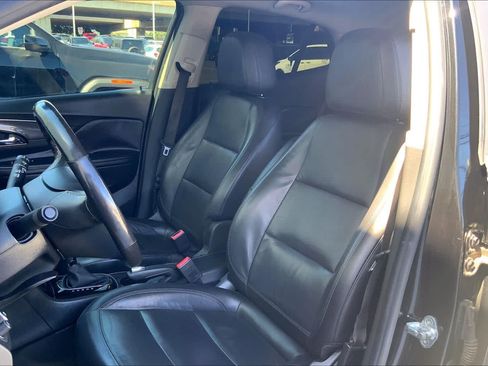 Used 2019 Buick Encore Essence FWD image 11