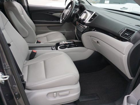 Used 2016 Honda Pilot Touring image 12