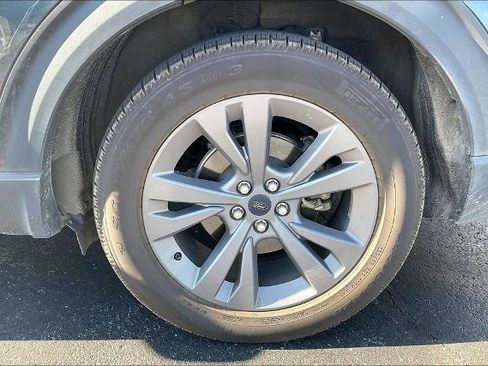 Certified 2022 Ford Explorer XLT w/ Equipment Group 202A RWD image 4