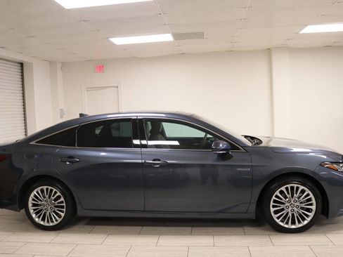 Used 2021 Toyota Avalon Limited w/ Advanced Safety Package FWD image 12