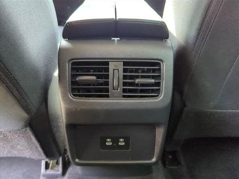 Certified 2024 Nissan Rogue SV FWD image 20