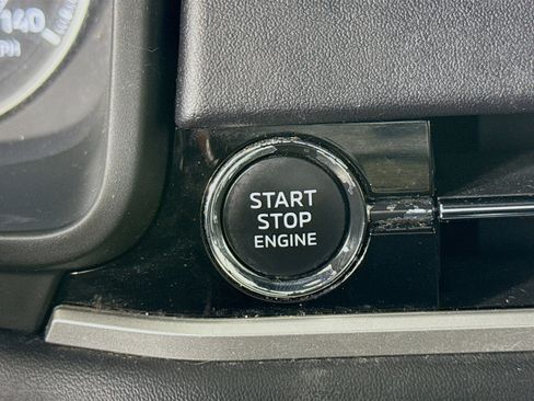 Used 2022 Mitsubishi Outlander SE image 21